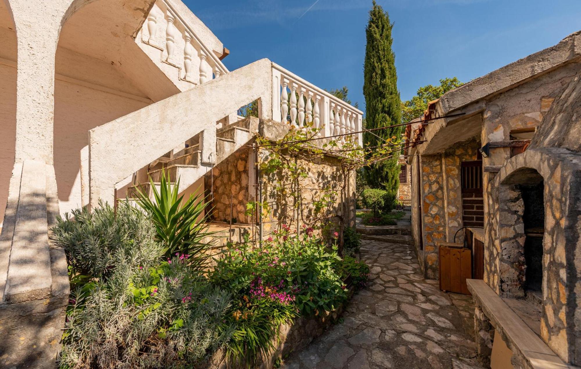 Nice Apartment In Potocnica With House Sea View Borovići Exterior foto
